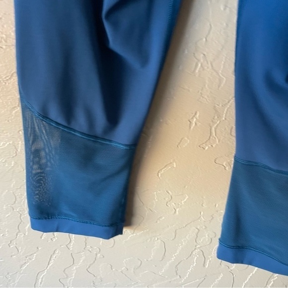 Lululemon Blue Mesh‎ High Rise Crop Leggings - Picture 7 of 11